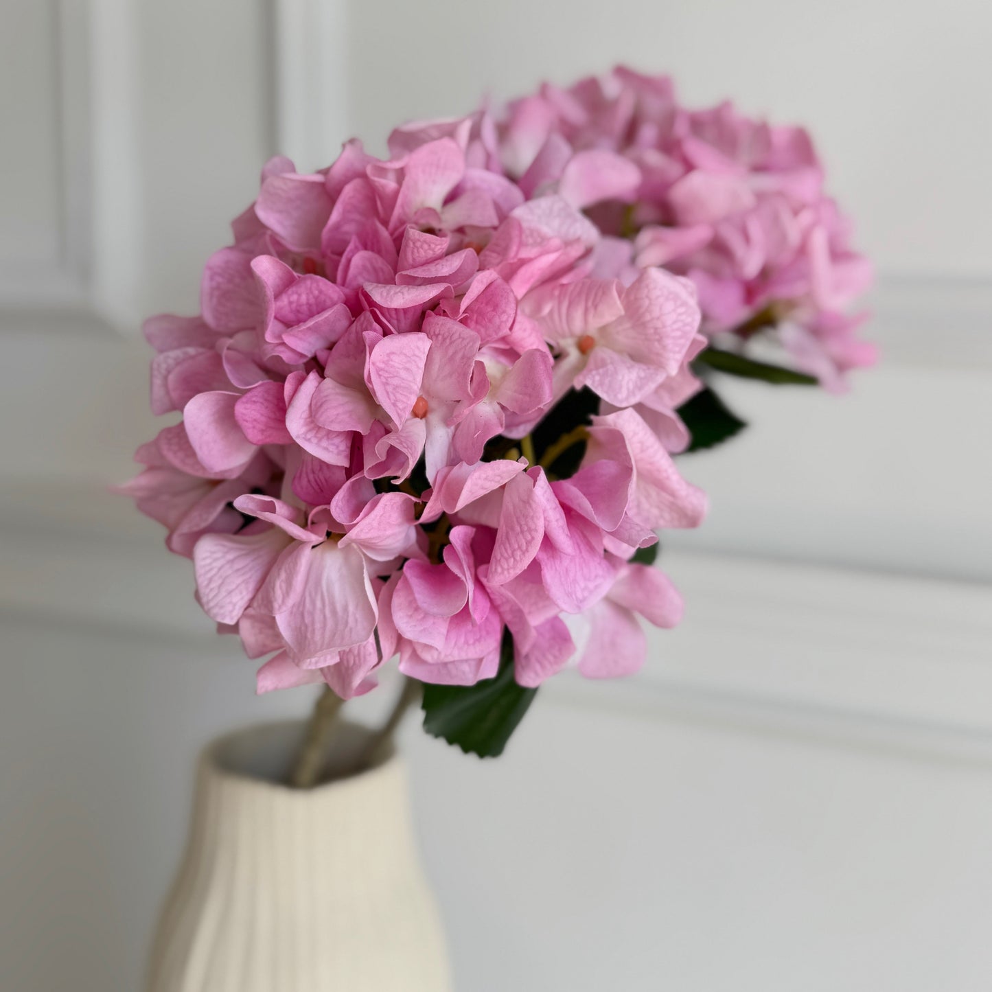 24" Real Touch Curl-Edge Hydrangea Stem