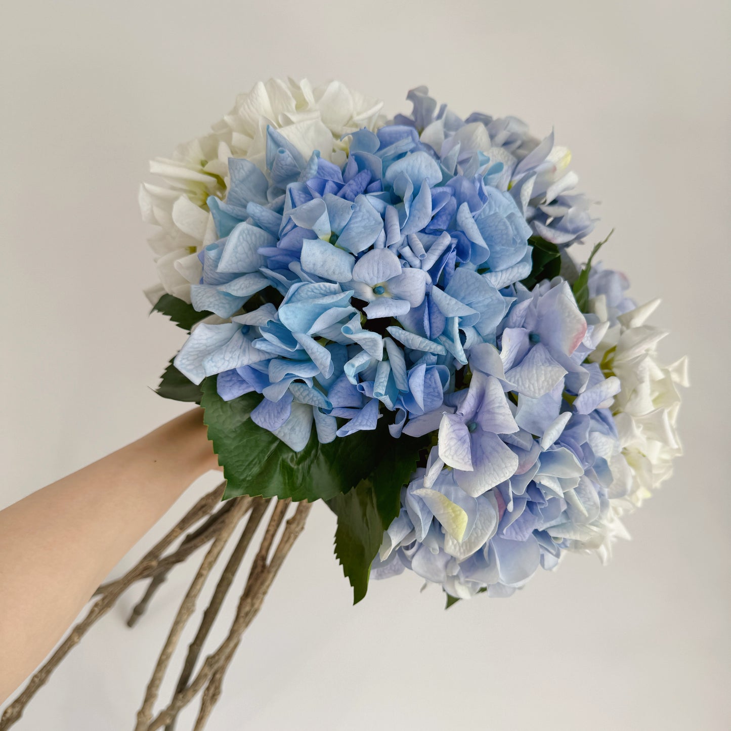 24" Real Touch Curl-Edge Hydrangea Stem