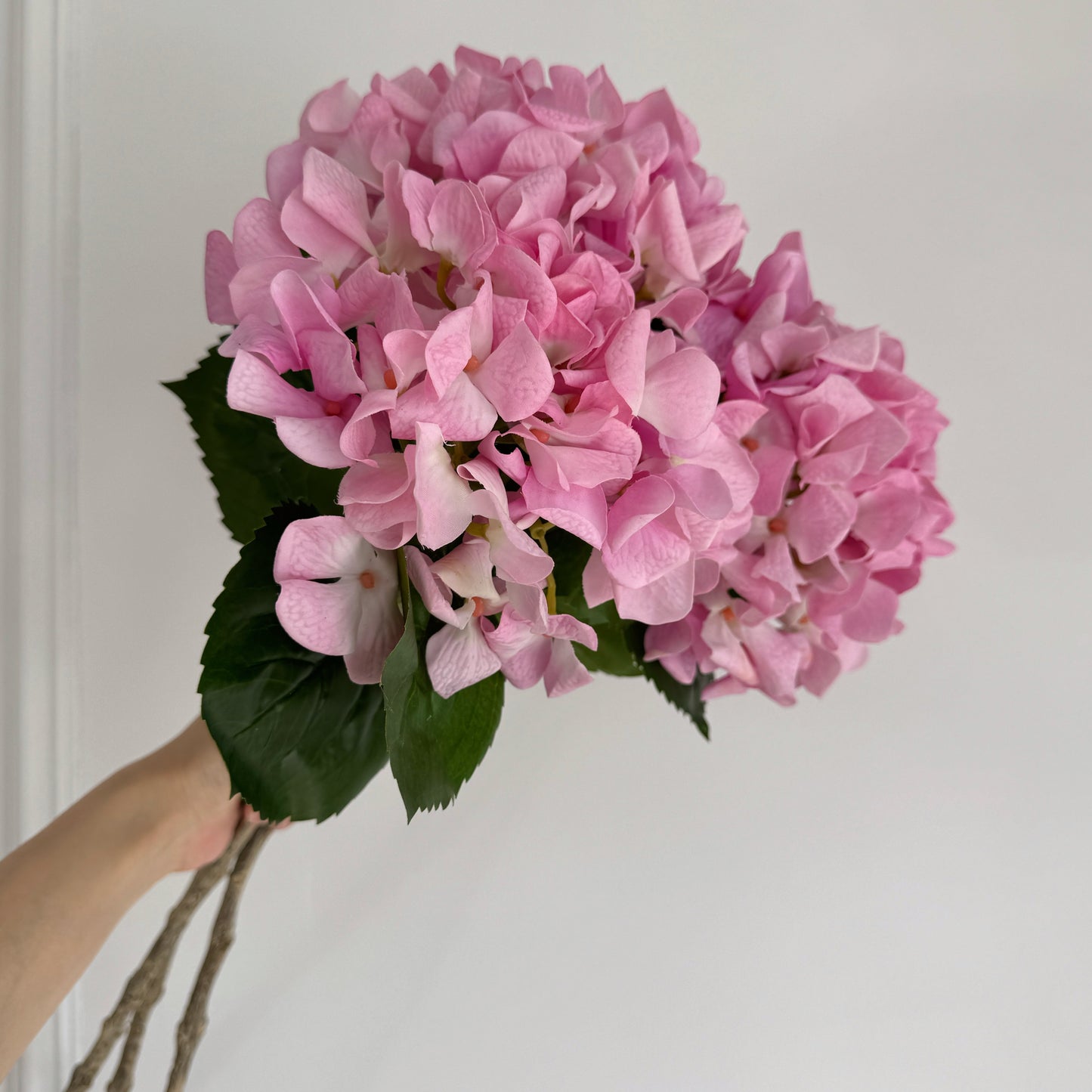 24" Real Touch Curl-Edge Hydrangea Stem