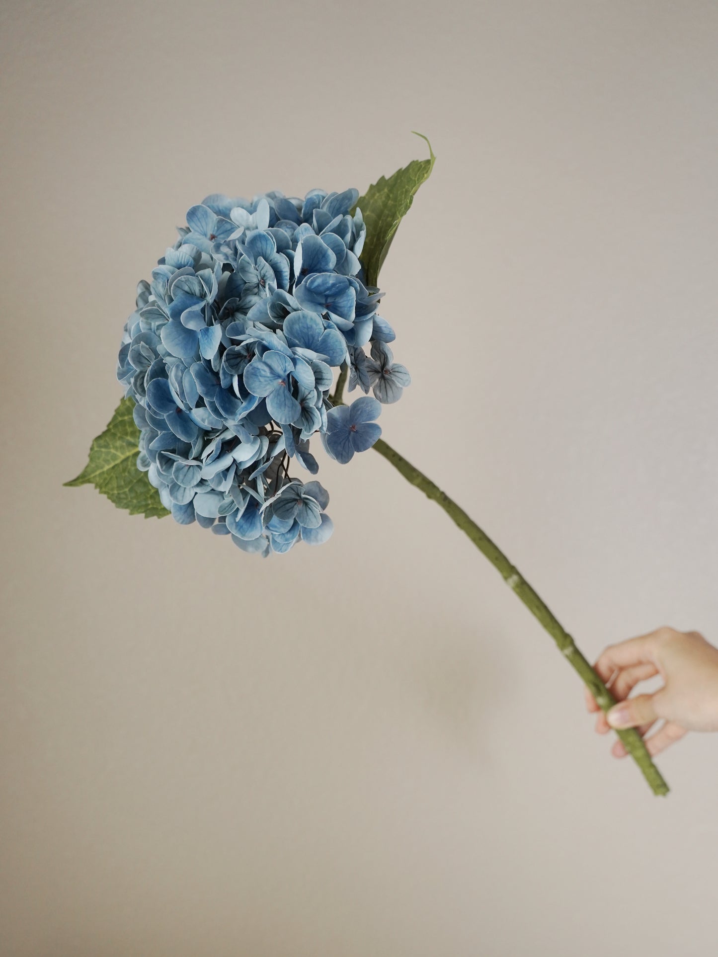 21" Real Touch Hydrangea Stem