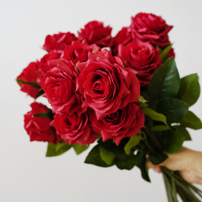 Stunning Artificial Real Touch Rose Bouquet Realistic Faux Roses Fake Flowers for Gifting for Home Decor Valentine's Day Gift Birthday Gift Flower Bouquet in Red Roses Red Rose Bouquet