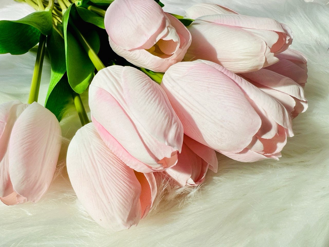 High Quality Faux Real Touch Tulip Bouquet Realistic Artificial Tulips Flower Bouquet for Gifting and Home Decor Birthday Gift Mother's Day Gift Pink Tulips